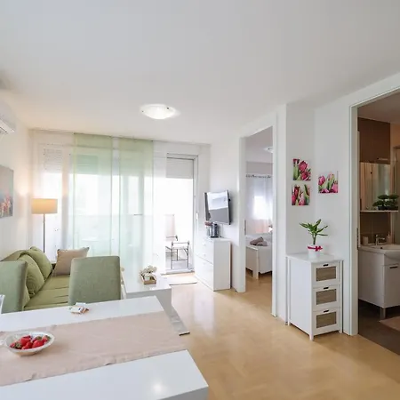 Cozy Niko - Private Parking And Balcony Zadar