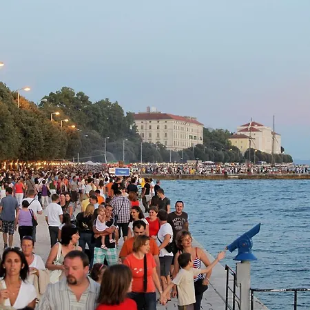 Lägenhet Cozy Niko - Private Parking And Balcony *