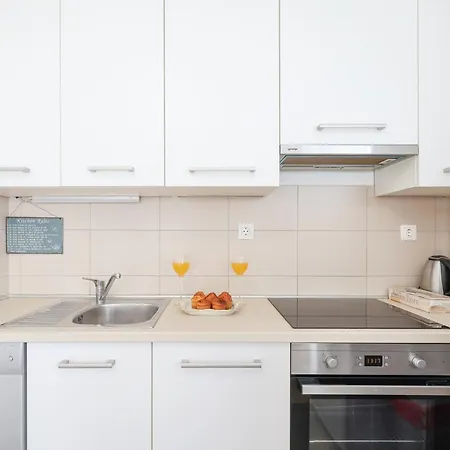 Cozy Niko - Private Parking And Balcony Apartman *