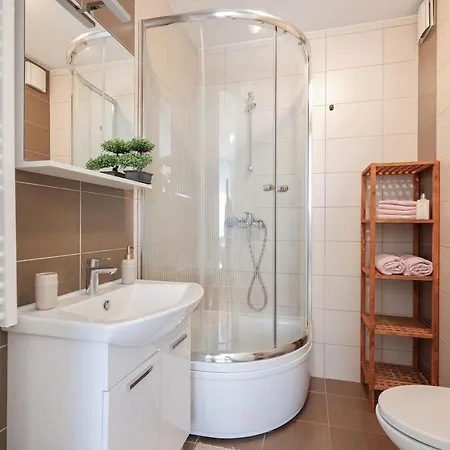 Cozy Niko - Private Parking And Balcony