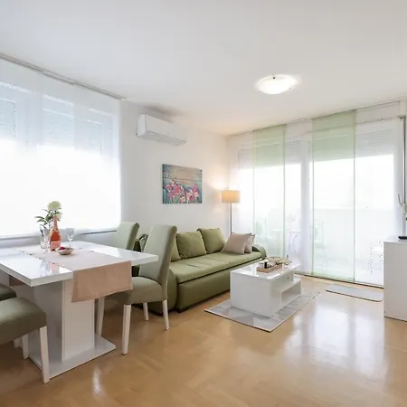 Cozy Niko - Private Parking And Balcony Apartman *